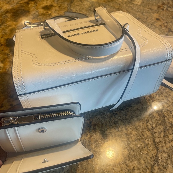 White Marc Jacob’s mini cruiser crossbody bag and matching wallet - Picture 5 of 5